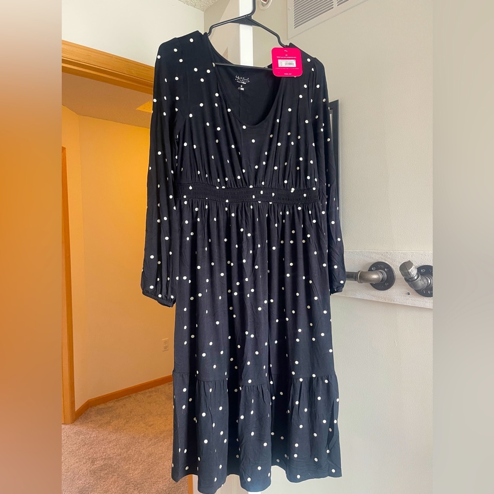 Isabel maternity 
Size M
Black polka dot